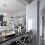 Fontana Luxury With Pool Near