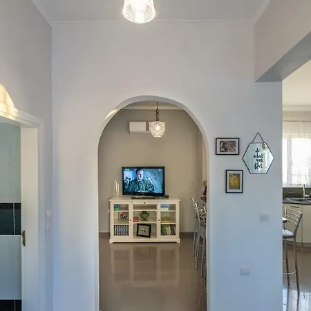 Fontana Luxury With Pool Near * Salakos