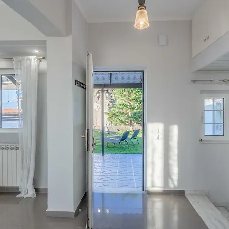 Fontana Luxury With Pool Near * Salakos