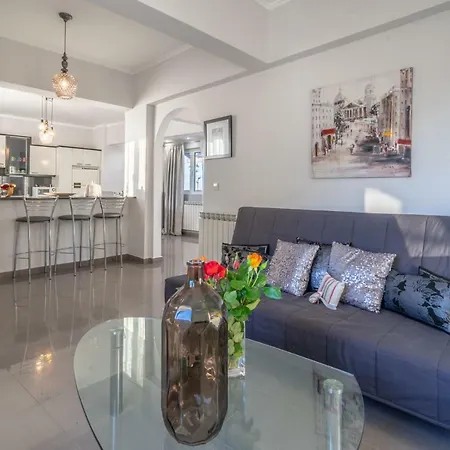 Fontana Luxury With Pool Near * Salakos