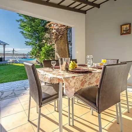 Fontana Luxury With Pool Near * Salakos