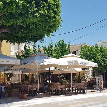 Fontana Luxury With Pool Near Salakos