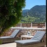 Villa Fontana Luxury With Pool Near Sálakos
