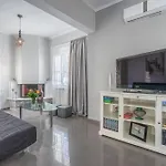 Fontana Luxury With Pool Near