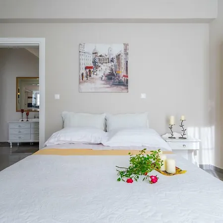 Fontana Luxury With Pool Near Villa Sálakos