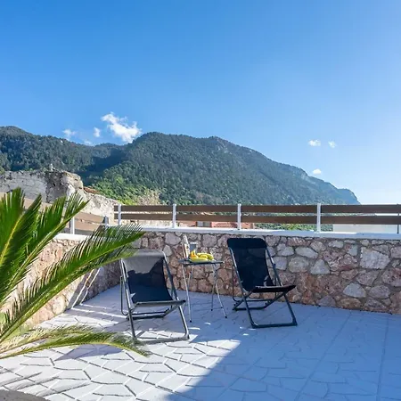 Vila Fontana Luxury With Pool Near Sálakos