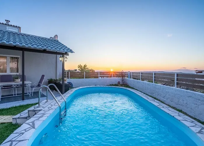 فيلة Fontana Luxury With Pool Near سالاكوس