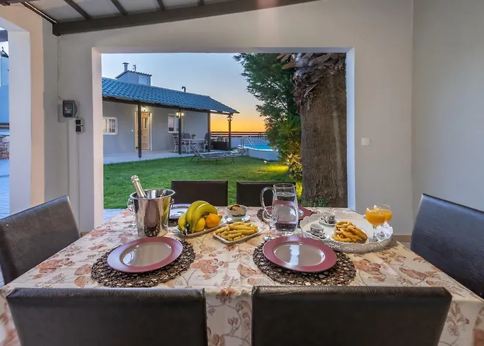 빌라 Fontana Luxury With Pool Near *