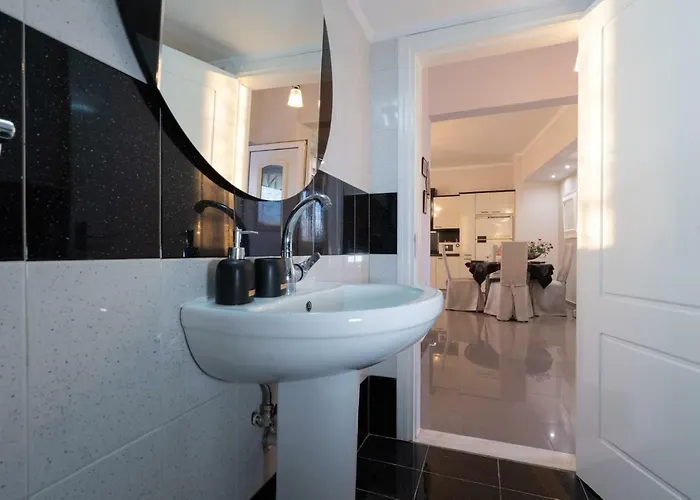 Fontana Luxury With Pool Near فيلة *