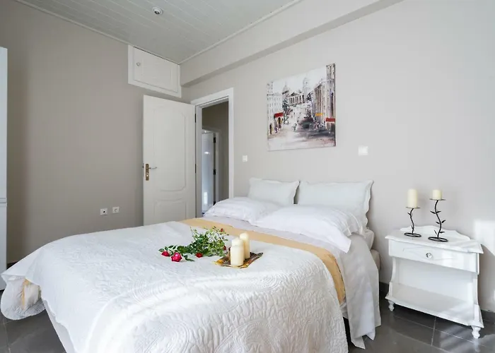 Fontana Luxury With Pool Near فيلة