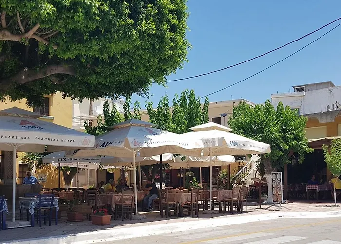 Fontana Luxury With Pool Near Sálakos