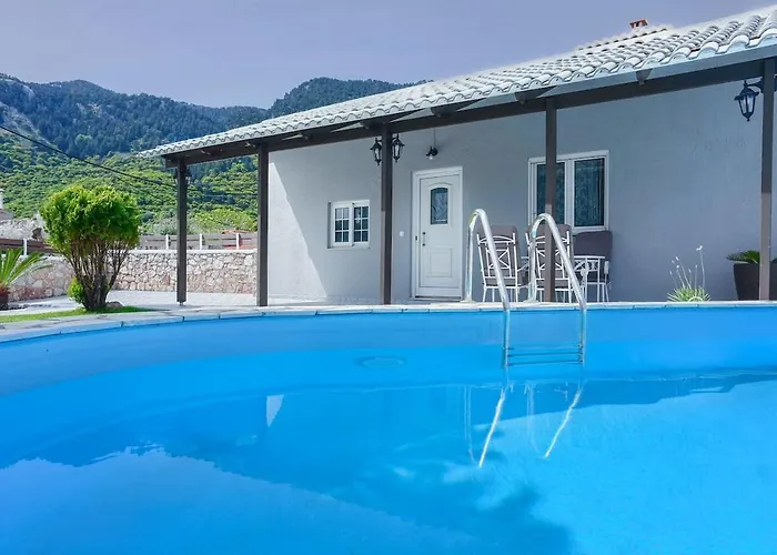 Fontana Luxury With Pool Near Villa Salakos