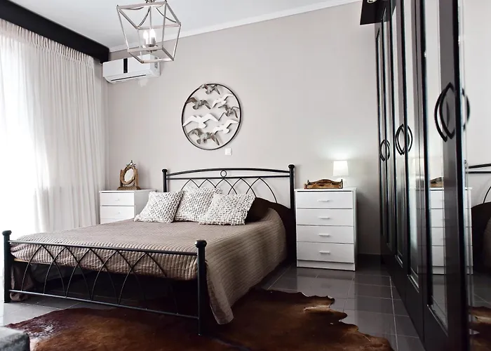 Fontana Luxury With Pool Near Sálakos