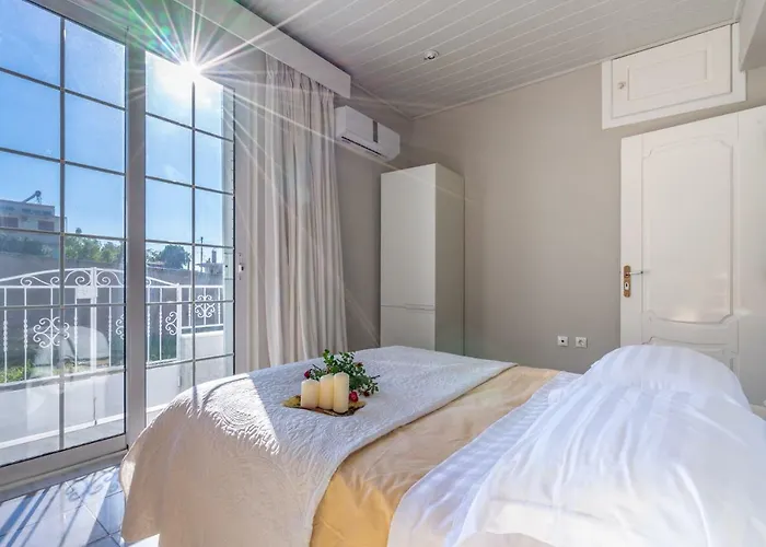 Villa Fontana Luxury With Pool Near