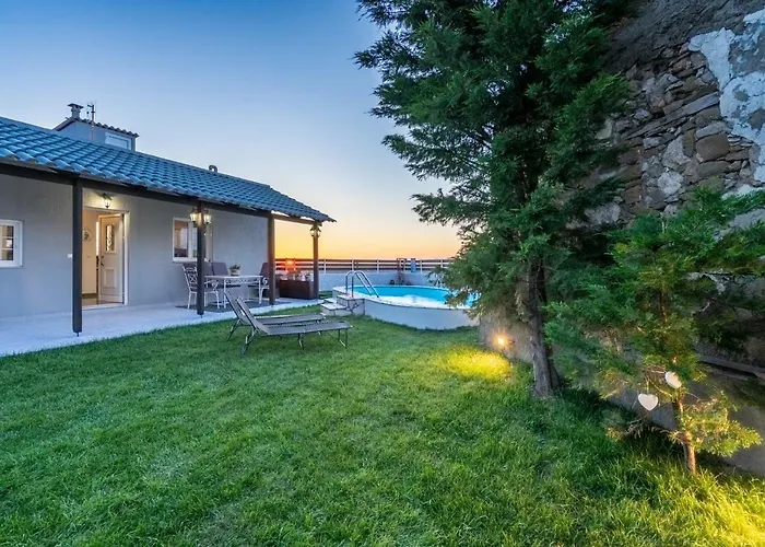 Fontana Luxury With Pool Near Villa *